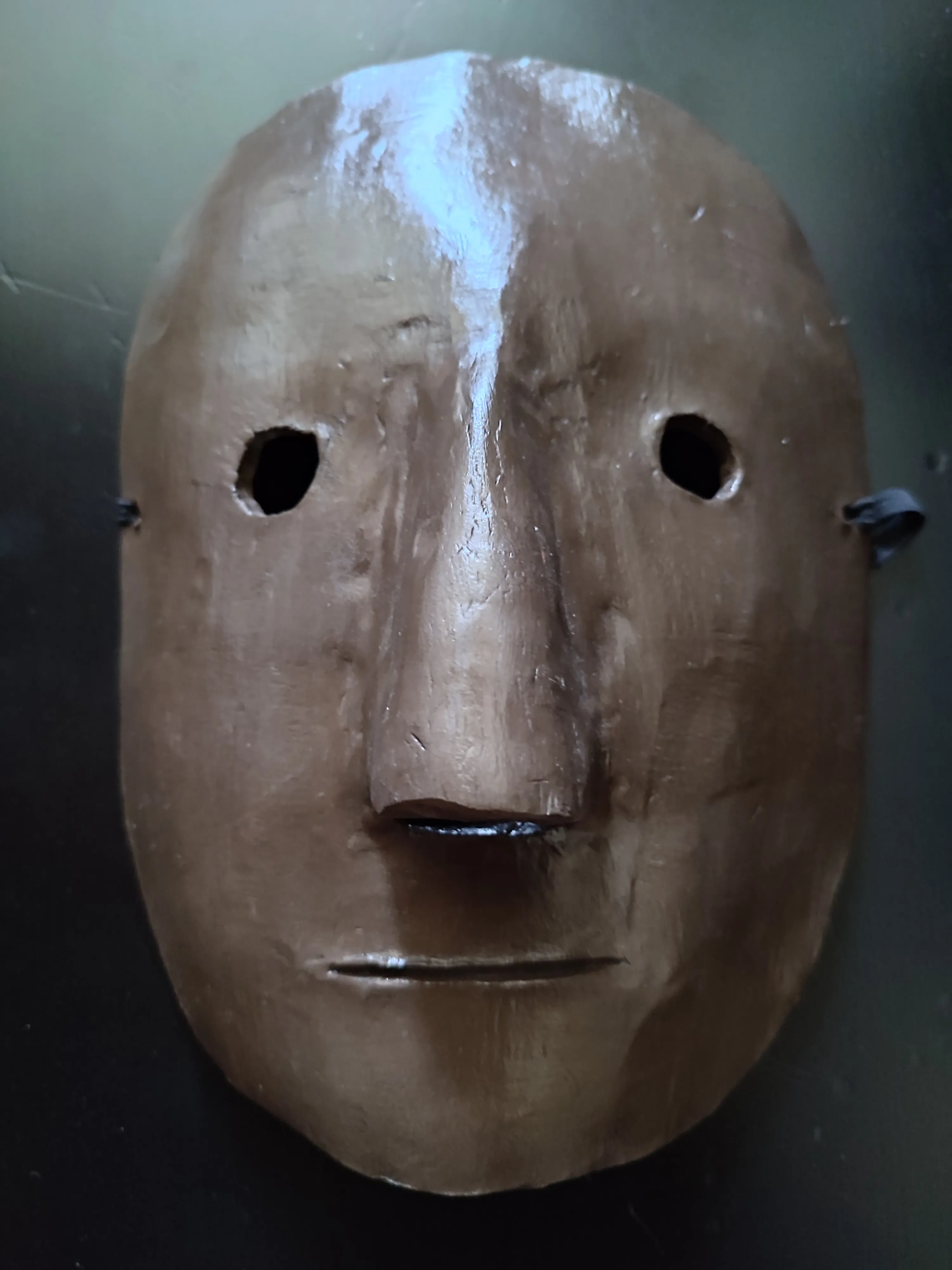 une zolie sculpture « Masque du Déni » que j'ai biloutée en 2021